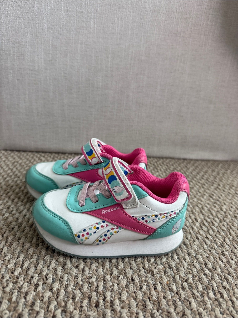Toddler Girl Reebok Ice Cream Velcro tennis shoes size 7K